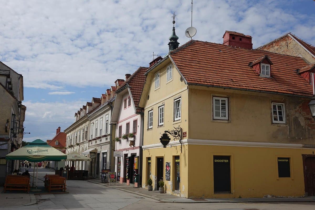 Karlovac old town and the star-shaped Renaissance fortress street layout